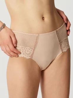 Hoher Slip mit Spitze GABY fein von Maisonlejaby