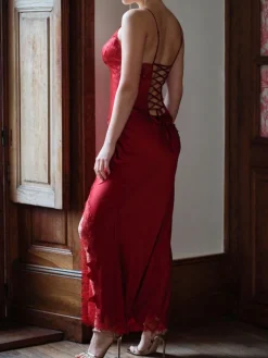 Langes Stretchseidennachthemd VELVET mit Spitze von Marjolaine