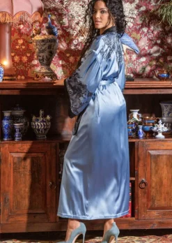 LAST PIECE Samt Morgenmantel PIA blau schwarz mit Seide von Marjolaine Größe DE44