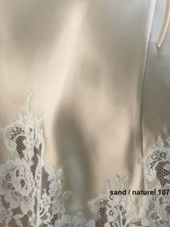LAST PIECE Seidentop EGERIE mit Calais Spitze von Marjolaine sand Größe DE 36