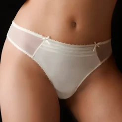 LAST PIECE String CLANDESTINE von Millesia mit Seide rot Größe 38