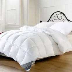 Medium Daunendecke KÖNIGSTRAUM GANZJAHR von Häussling