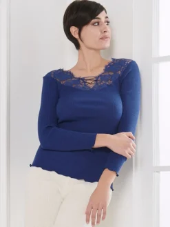 Merino Wolle-Seide LANGARMSHIRT gerippt blau Leavers Spitze von Oscalito