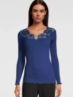 Merino Wolle-Seide LANGARMSHIRT gerippt blau Leavers Spitze von Oscalito