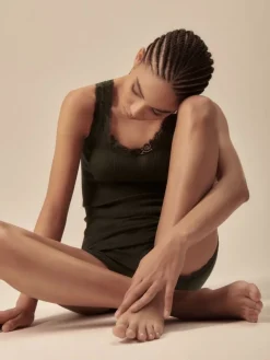 Merinowolle-Seide Unterhemd gerippt mit Calais Spitze Basic von Oscalito