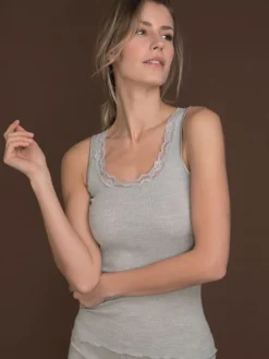 Merinowolle-Seide UNTERHEMD gerippt mit Spitze von Artimaglia