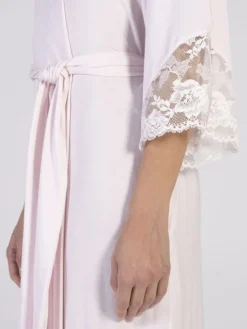 Modal Morgenmantel lang mit Spitze von Verdiani