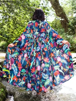 Morgenmantel mit Seide Anna dunkelblau-bunt von Laetitia Beachwear