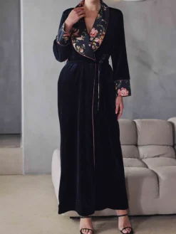 Samt Morgenmantel BERNADETTE schwarz mit Seide von Marjolaine