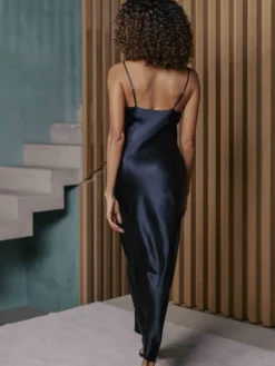 Seide Nachtkleid BENEDICTE schwarz mit Spitze von Marjolaine