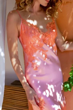 Seide Nachtkleid NYMPHE No. 5 halblang Marjolaine