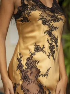 Seide Negligé PERSEA No. 3 mit Spitze von Marjolaine