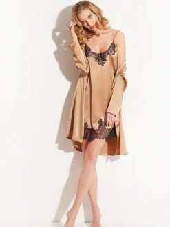 Seide Neglige SETA No.1 von Chiara Fiorini