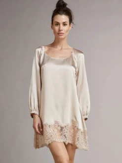 Seide Sleepshirt BERLINO puder mit Spitze von Vivis