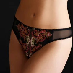 Slip aus bestickter Spitze NEW DIAMOND von Millesia