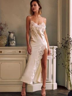 Stretchseide Nachtkleid RUBY No. 4 von Marjolaine