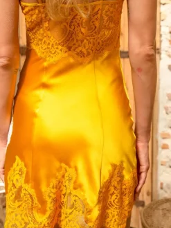 Stretchseide Neglige kurz NINA mit Spitze Marjolaine