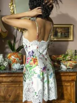 Stretchseide Neglige OMERINE Blumenmuster von Marjolaine