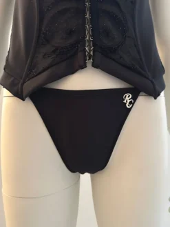 String Tanga SUAVIS in schwarz von RCrescentini