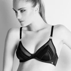 Triangel BH CLANDESTINE mit Seide von Millesia