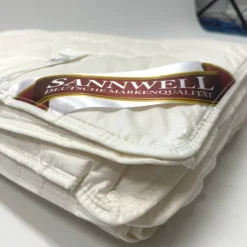 Vierjahreszeiten-Bettdecke mit Schafwolle von Sannwell