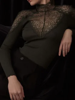 Wolle-Seide Langarmshirt mit floraler Spitze in moosgrün von Oscalito