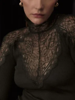 Wolle-Seide Langarmshirt mit floraler Spitze in moosgrün von Oscalito